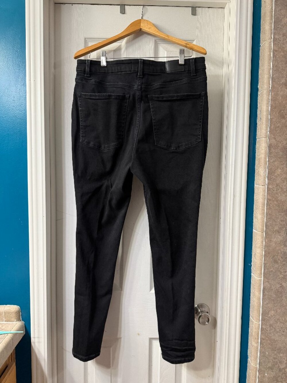 BKE BLACK SKINNY JEANS
